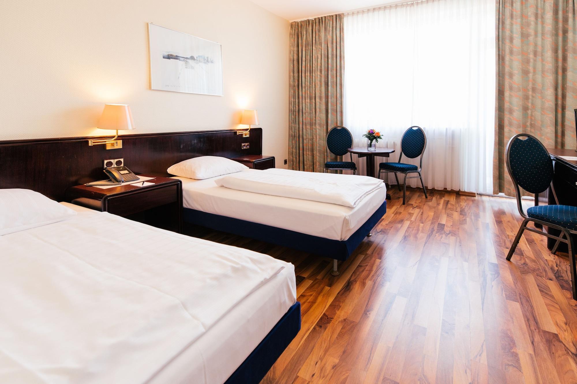 Hotel Excelsior - Central Station Frankfurt am Main Bagian luar foto