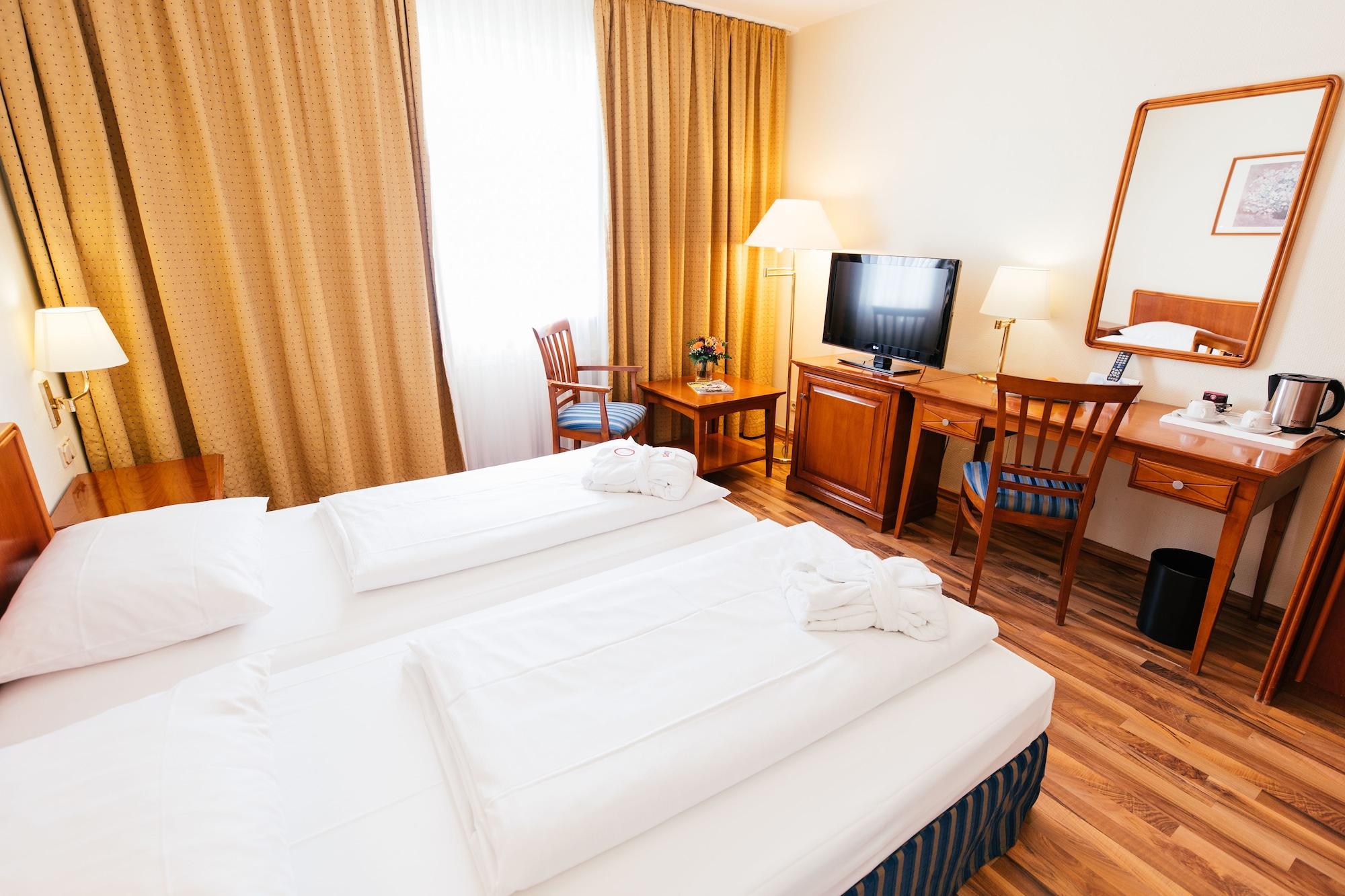 Hotel Excelsior - Central Station Frankfurt am Main Bagian luar foto