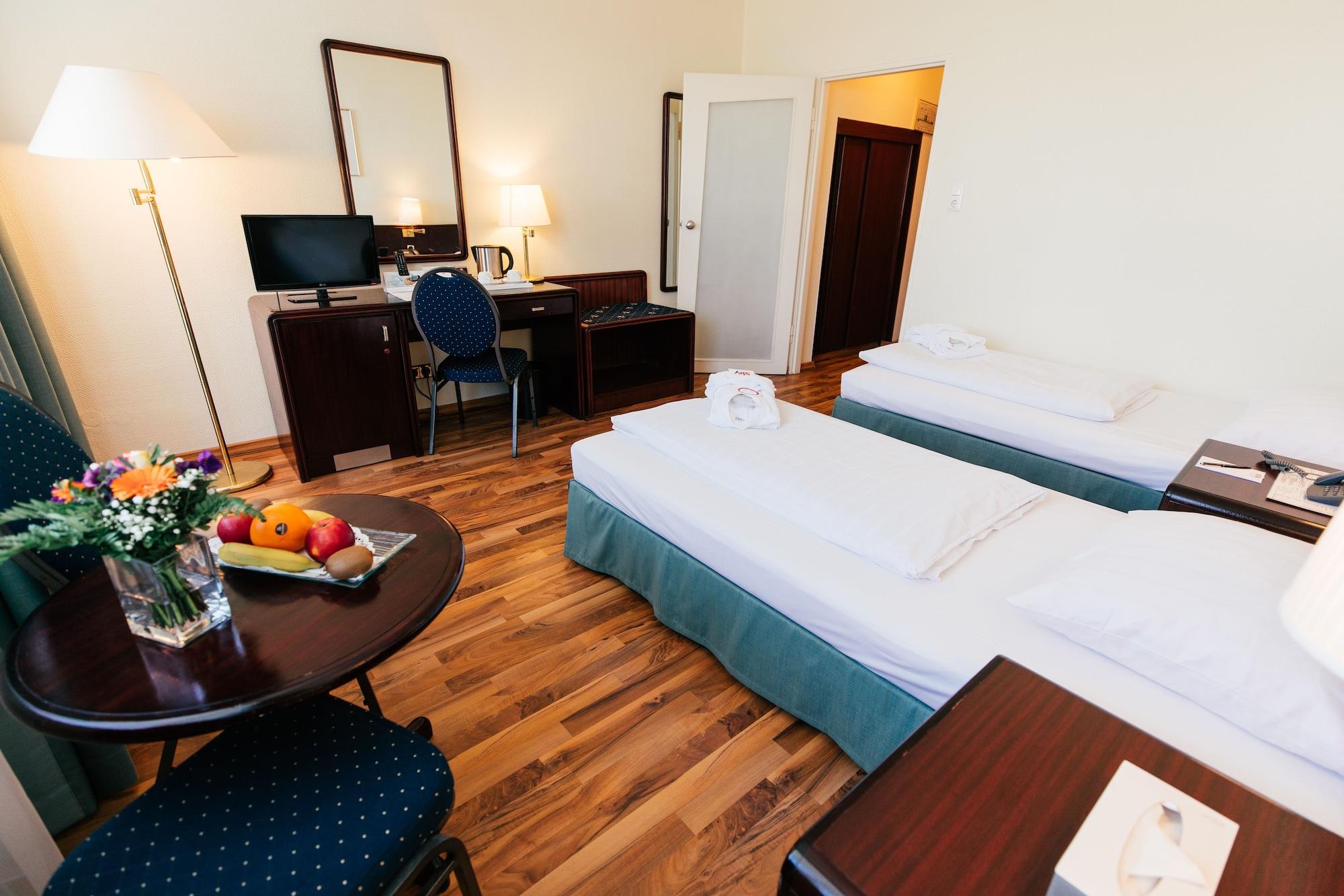 Hotel Excelsior - Central Station Frankfurt am Main Bagian luar foto