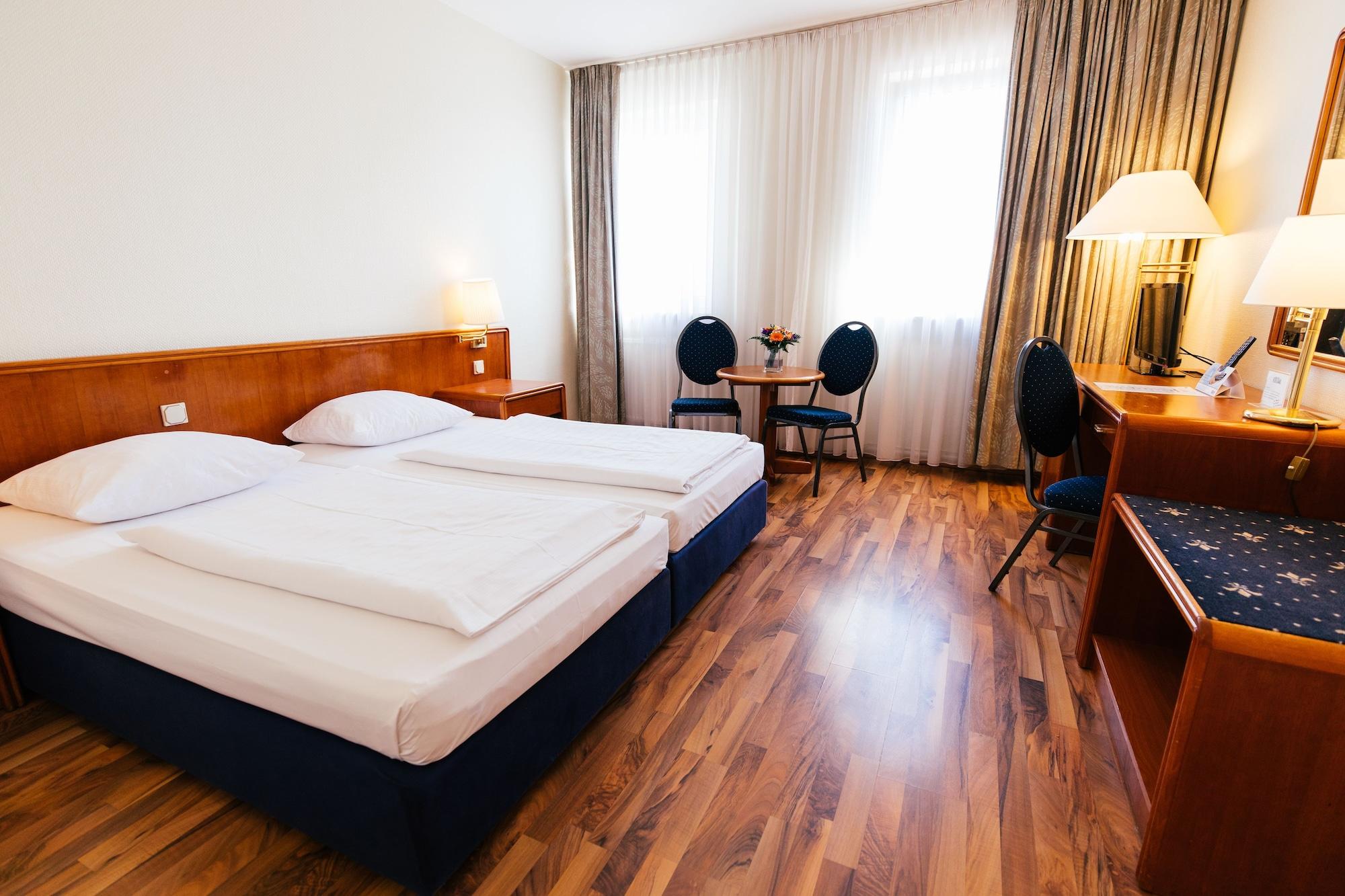 Hotel Excelsior - Central Station Frankfurt am Main Bagian luar foto
