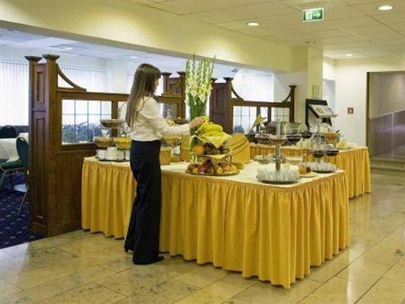 Hotel Excelsior - Central Station Frankfurt am Main Bagian luar foto