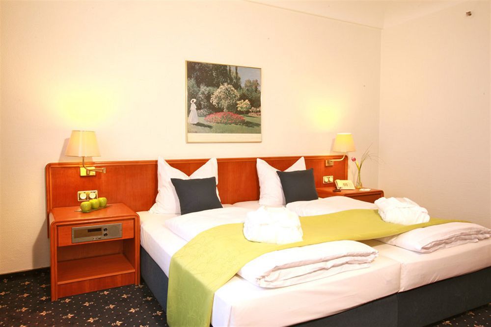 Hotel Excelsior - Central Station Frankfurt am Main Bagian luar foto