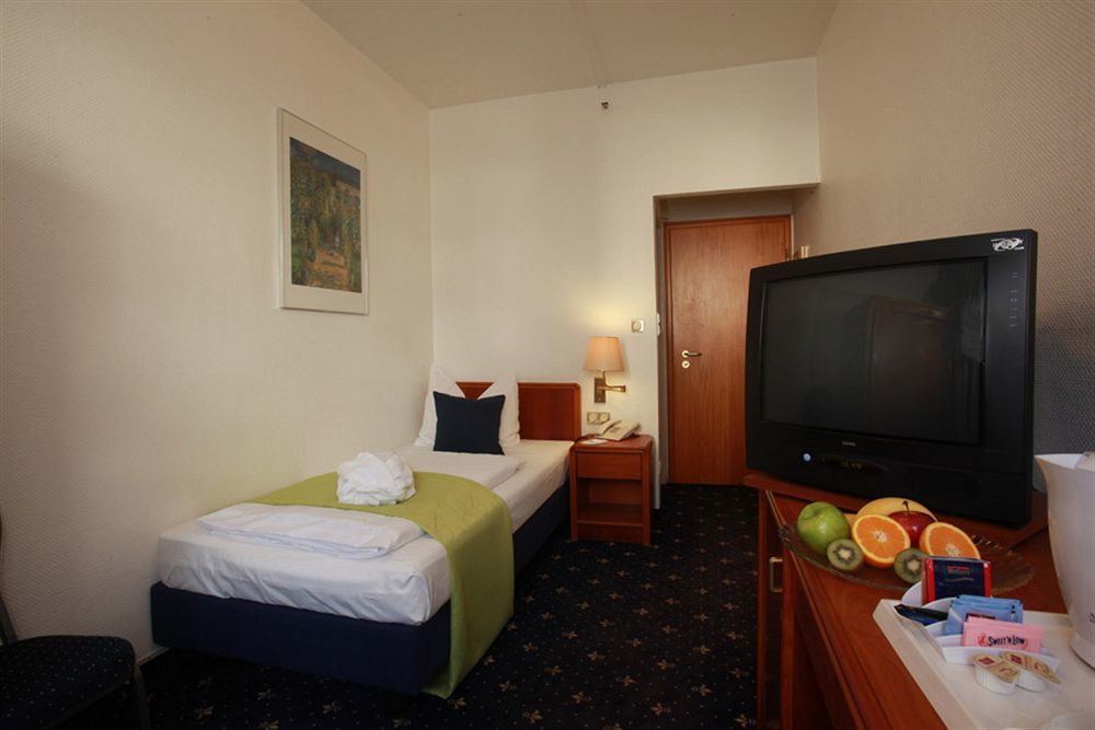 Hotel Excelsior - Central Station Frankfurt am Main Bagian luar foto