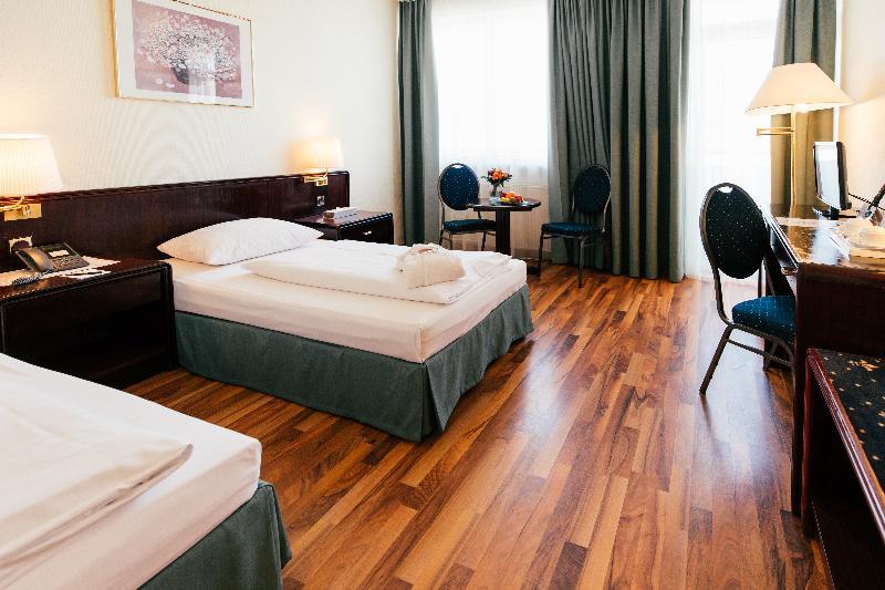 Hotel Excelsior - Central Station Frankfurt am Main Bagian luar foto
