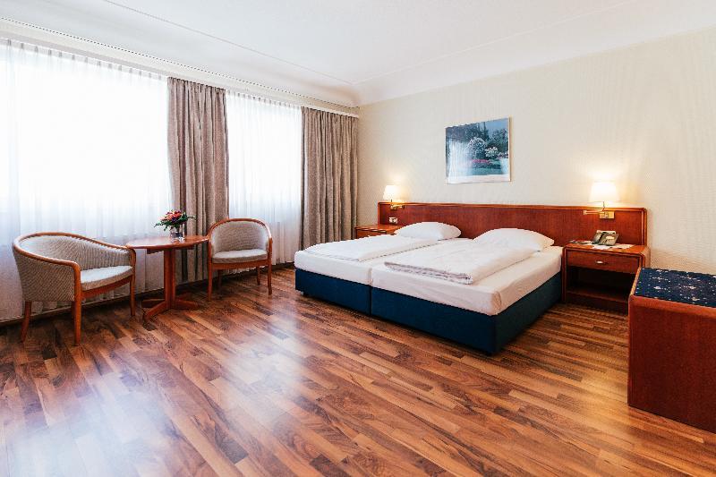 Hotel Excelsior - Central Station Frankfurt am Main Bagian luar foto
