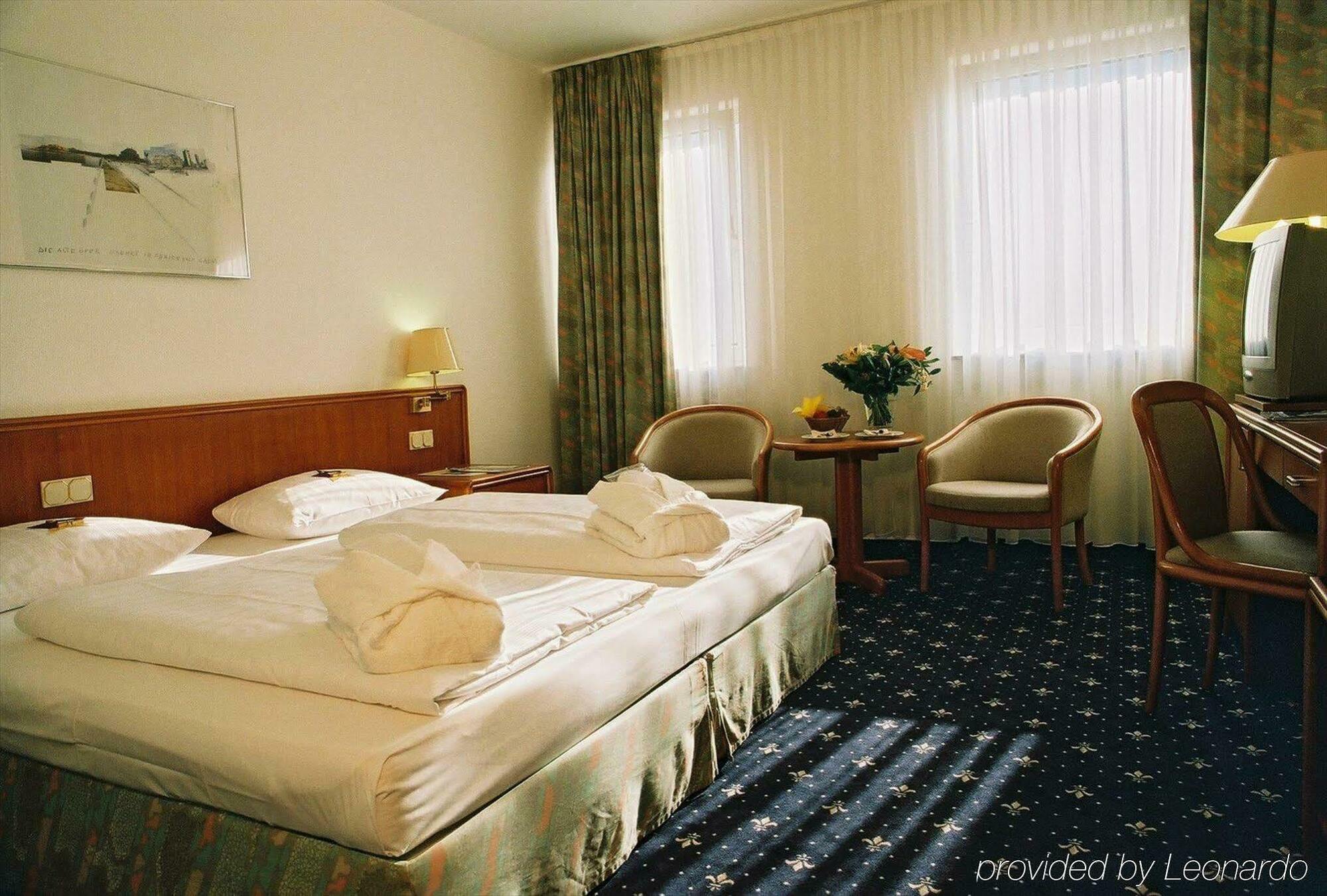 Hotel Excelsior - Central Station Frankfurt am Main Ruang foto